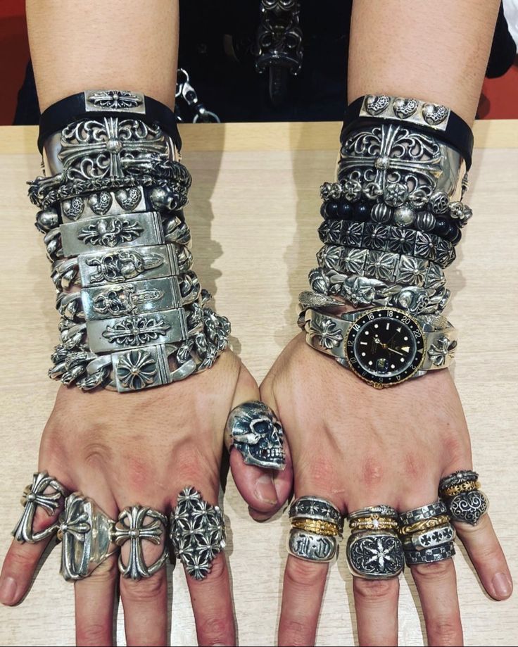 What type of jewelry goes well with different types of clothing?