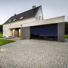 Emergency Garage Door Repair: When to Call a Professional