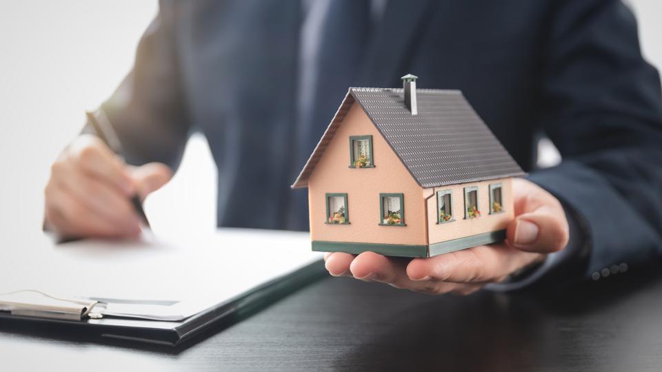 Real estate agent phoenix Shows The Perfect Property