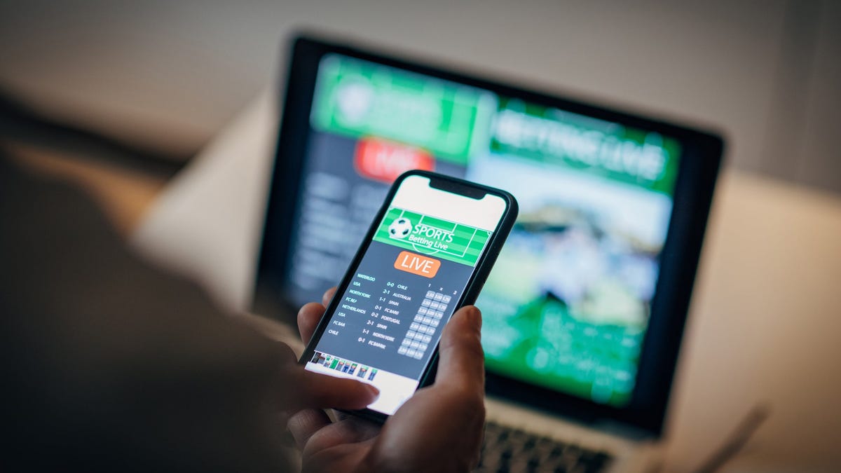 Important things to consider before enrolling with online gambling web sites
