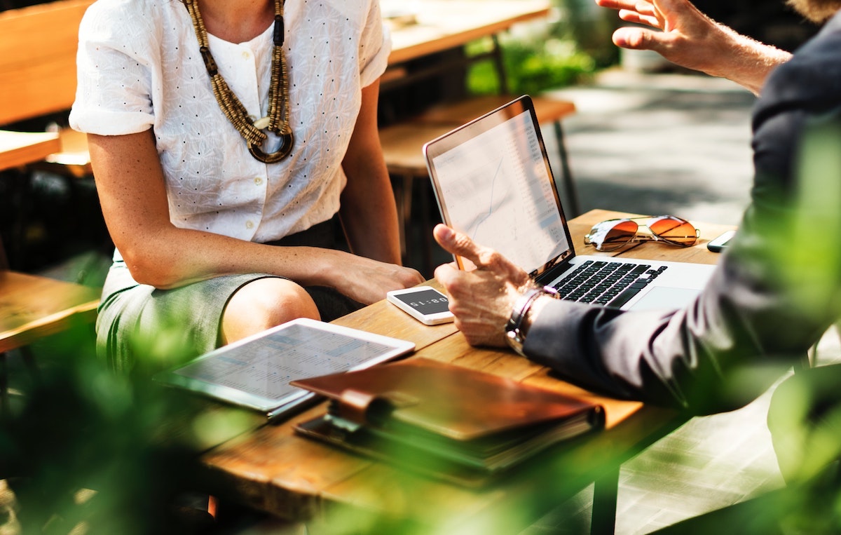 How much does it cost to hire a divorce lawyer?